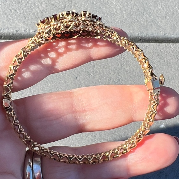 VINTAGE 14K YELLOW GOLD GARNET FILIGREE DESIGN BANGLE BRACELET CUSTOM UNIQUE - Picture 4 of 16